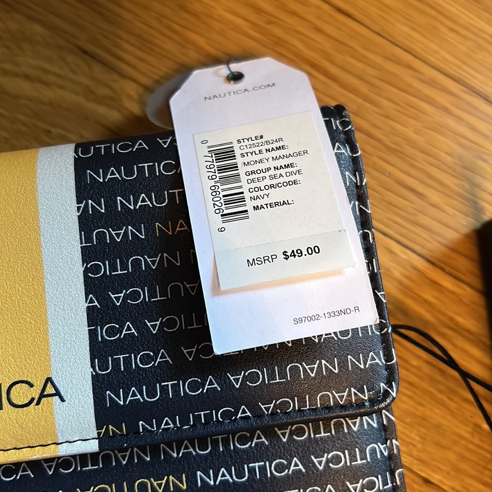 MWT๐Nautica Signature Logo Money Manager Trifold Snap Womens Wallet Navy White - Picture 7 of 17